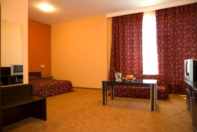 Junior Suite (2 Adults) image 4