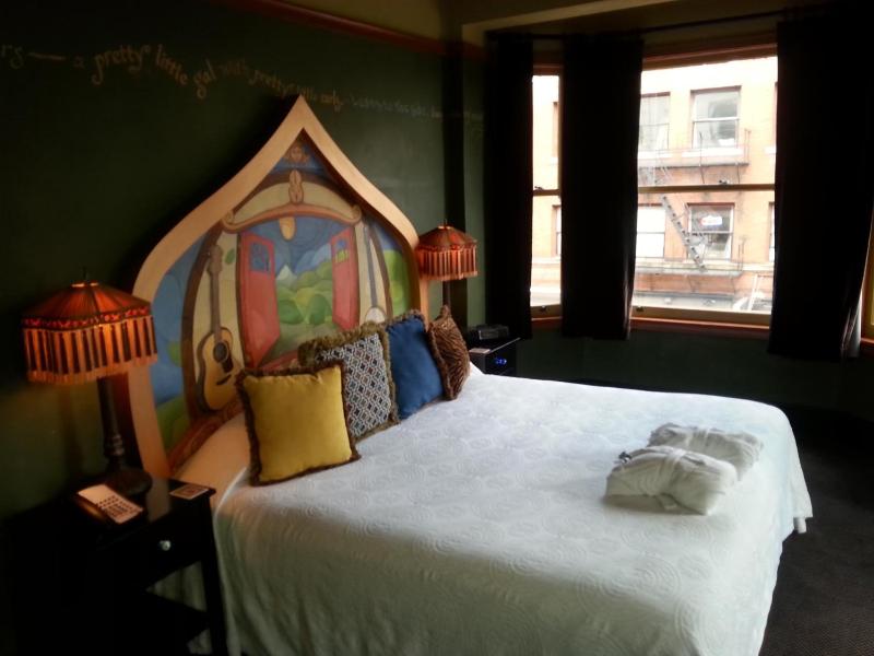 McMenamins Crystal Hotel - image 14