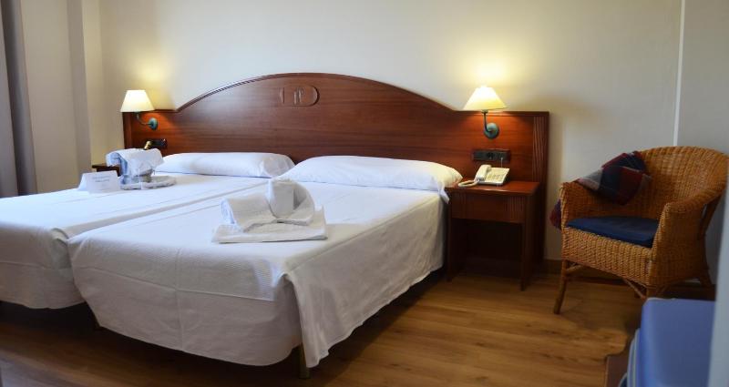 Double or Twin Room image 2