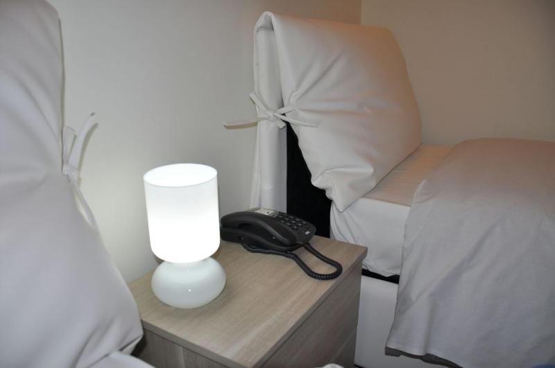 Double or Twin Room image 4