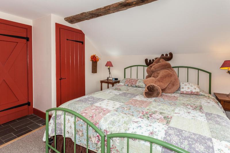 King Room image 3