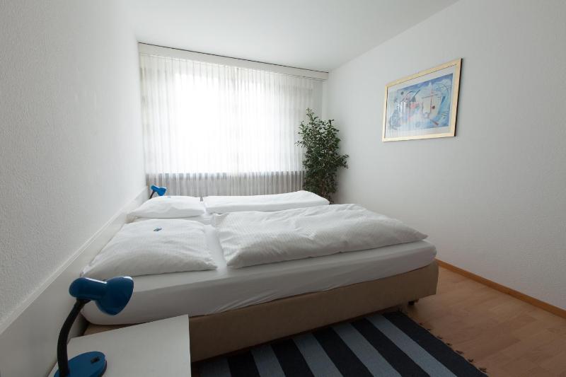 Twin Room with Shared Bathroom image 2