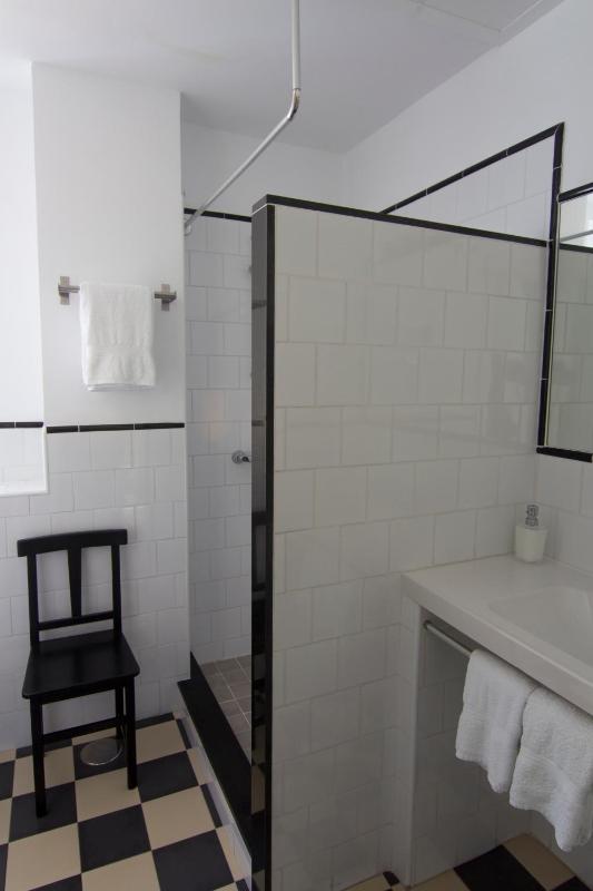 Double Room with Balcony image 2