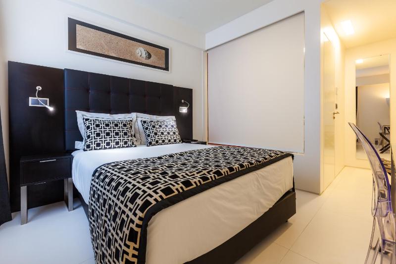 Classic Double Room image 2