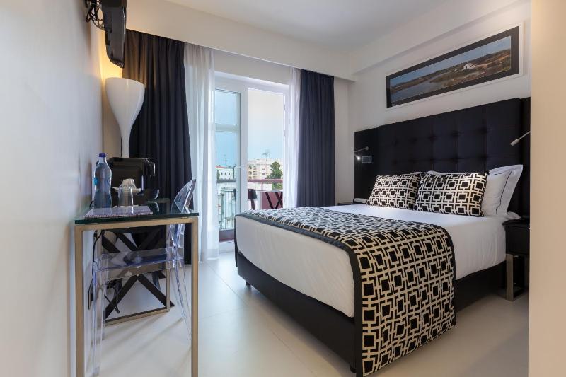 Superior Double or Twin Room image 4