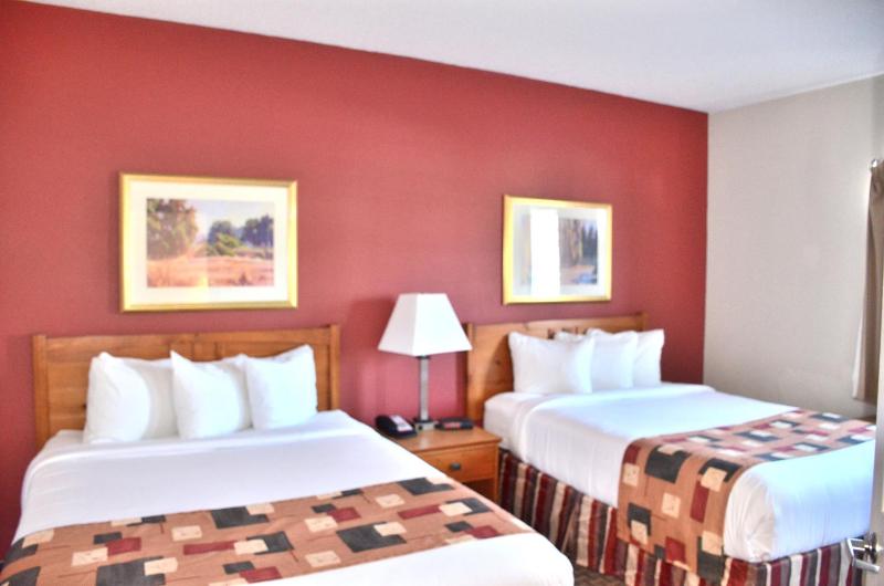 Two Bedroom Suite image 2