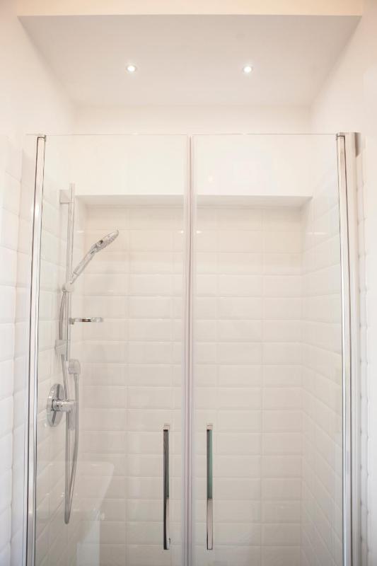 One-Bedroom Apartment image 2