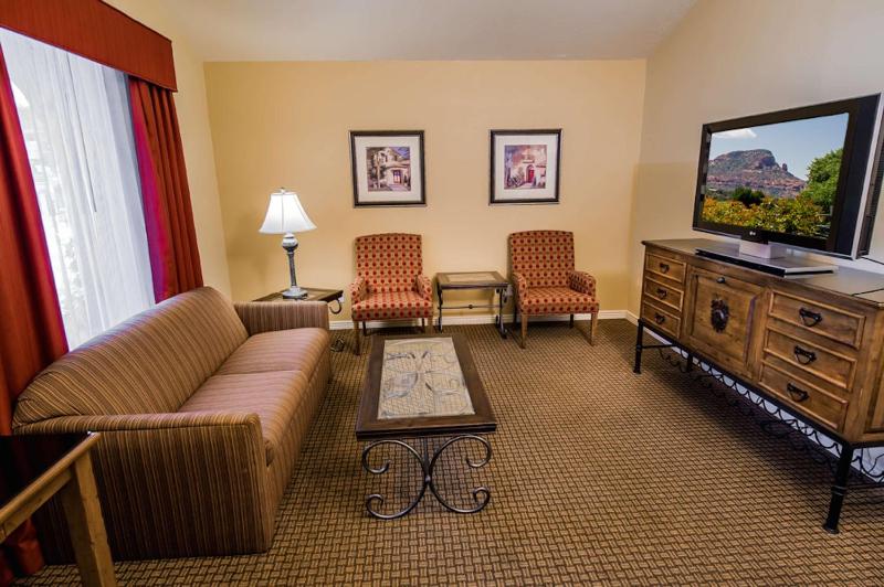 King Suite with Sofa Bed - Non Smoking image 2