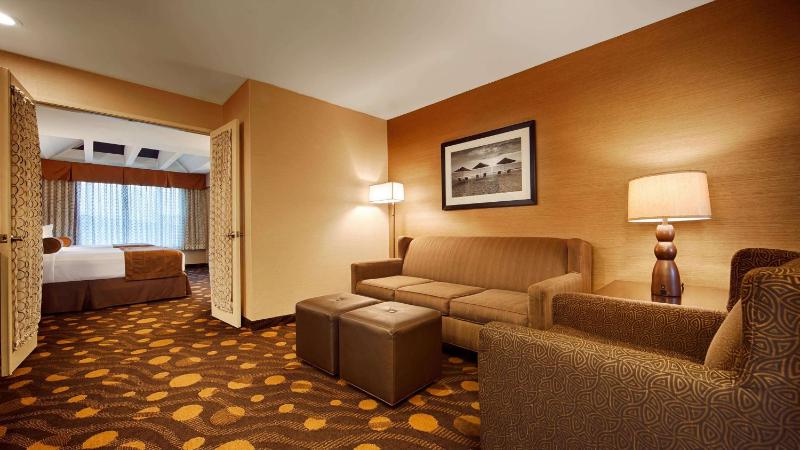 Suite with Two Double Beds - Non-Smoking image 3