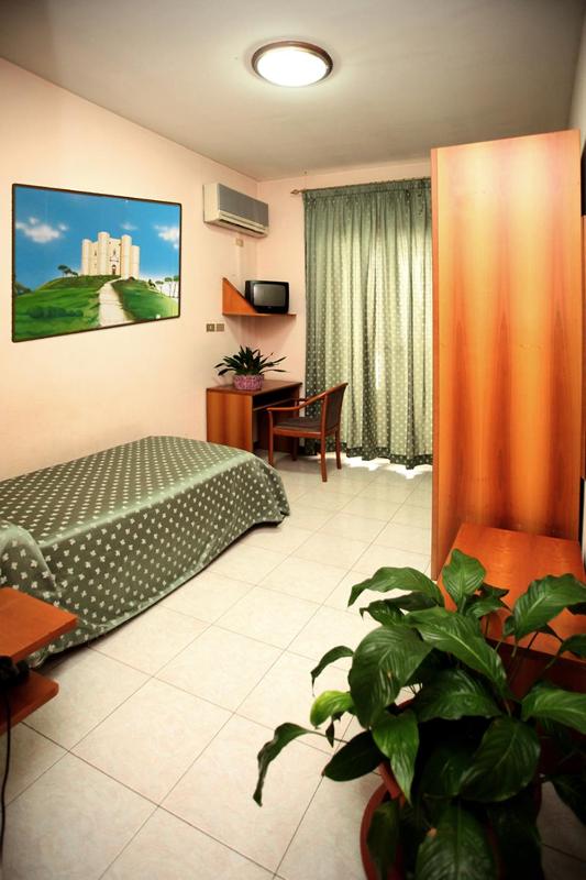 Single Room with shared Balcony image 3