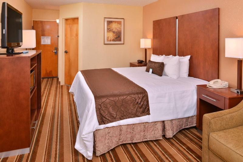 Deluxe King Room - Non-Smoking image 3
