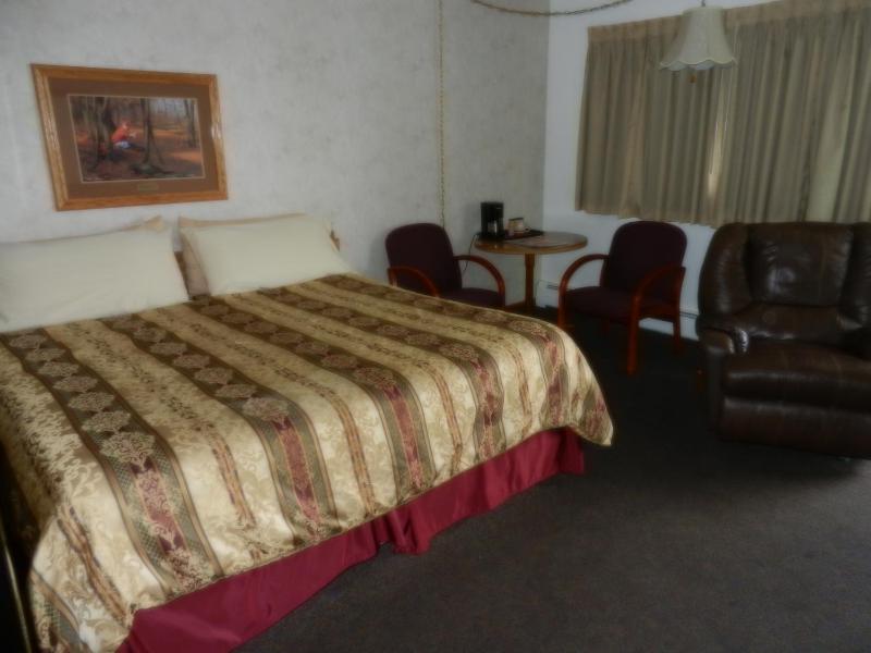  Standard King Room - Non-Smoking image 4