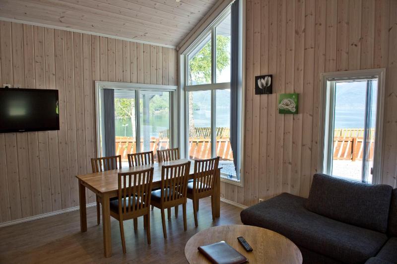 Superior Cottage image 3