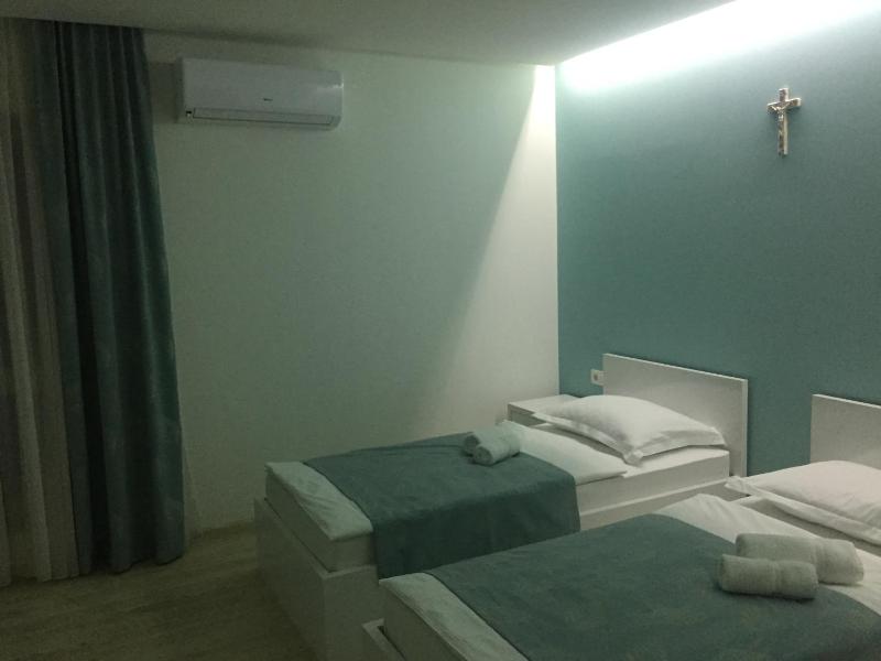 Comfort Triple Room with Balcony image 3