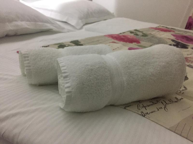 Comfort Triple Room with Balcony image 4