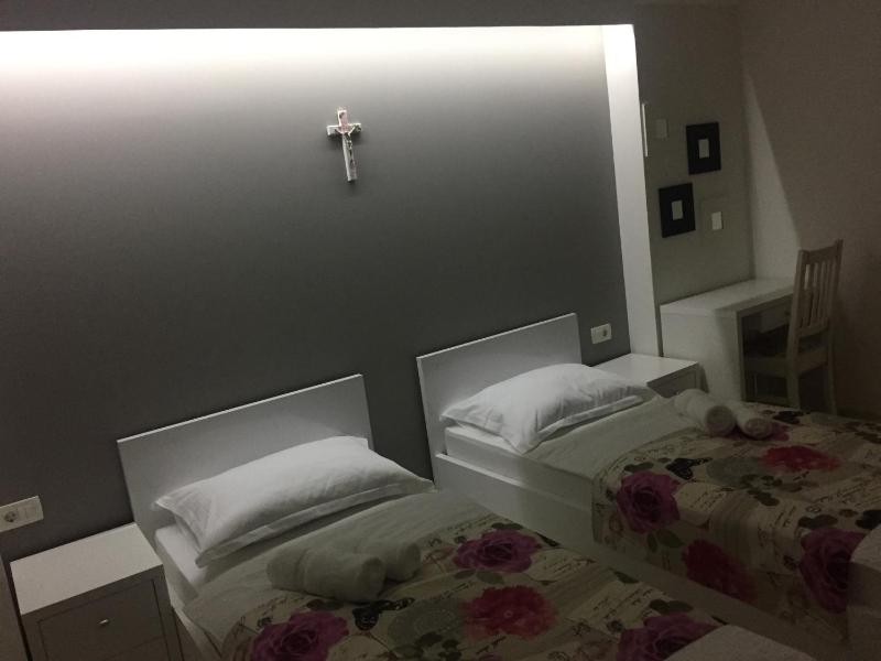 Comfort Double or Twin Room (1 Adult) image 3