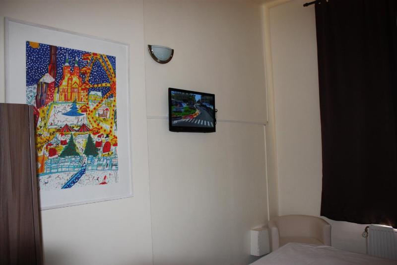 Double Room image 4