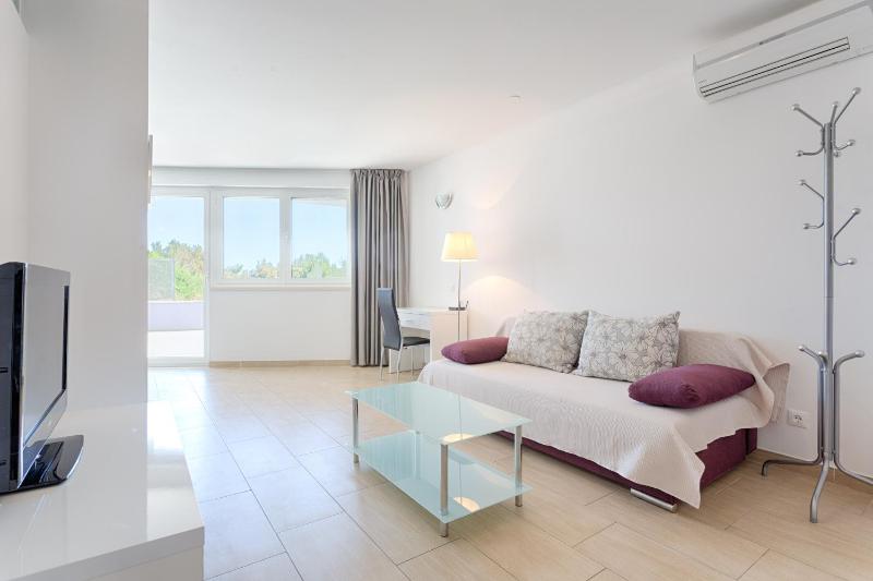 Adriatic Queen Rooms & Apartments - image 3