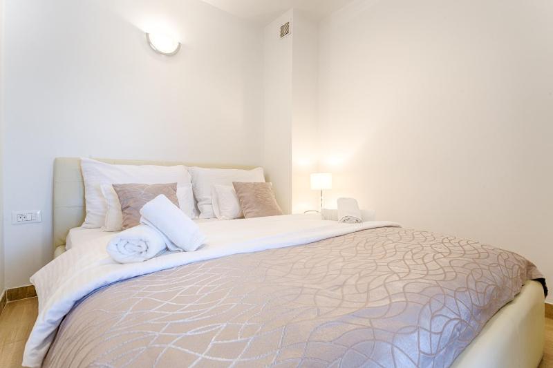 Adriatic Queen Rooms & Apartments - image 12