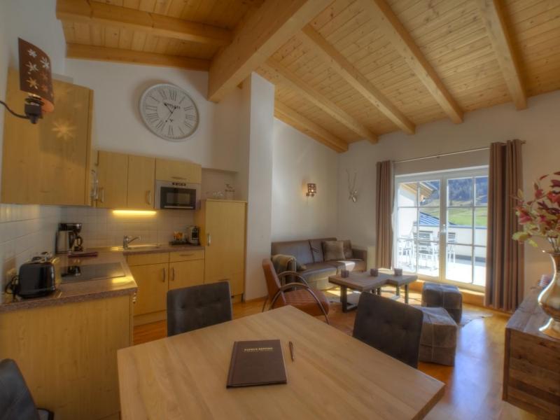 Luxury One-Bedroom Apartment image 3