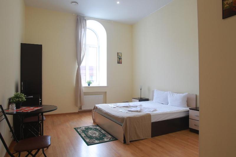 Standard Double Room image 3