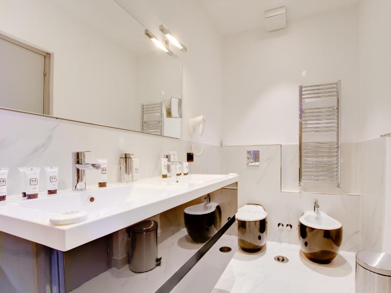 One-Bedroom Apartment (4 Adults) image 2