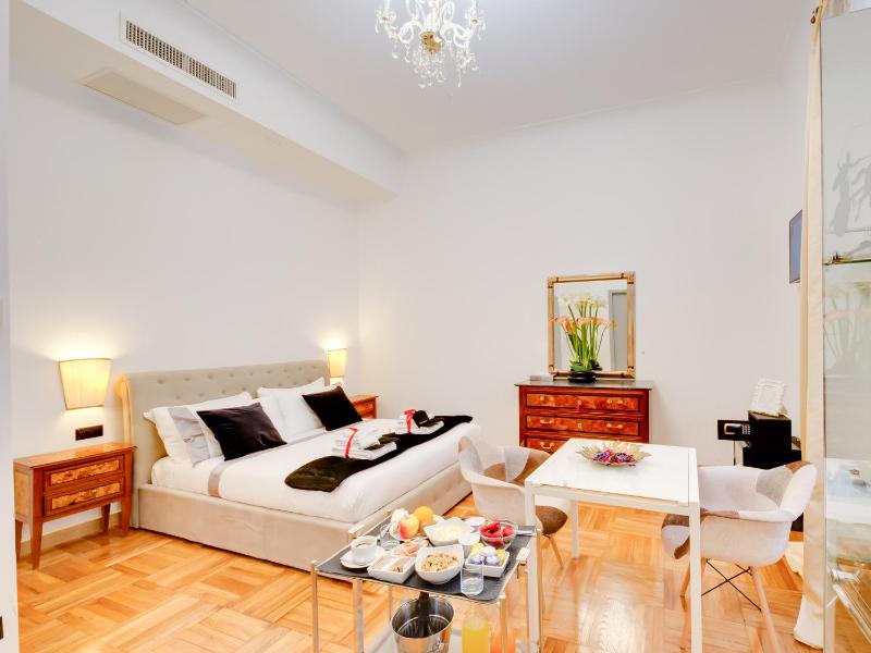 Deluxe Double Room image 4