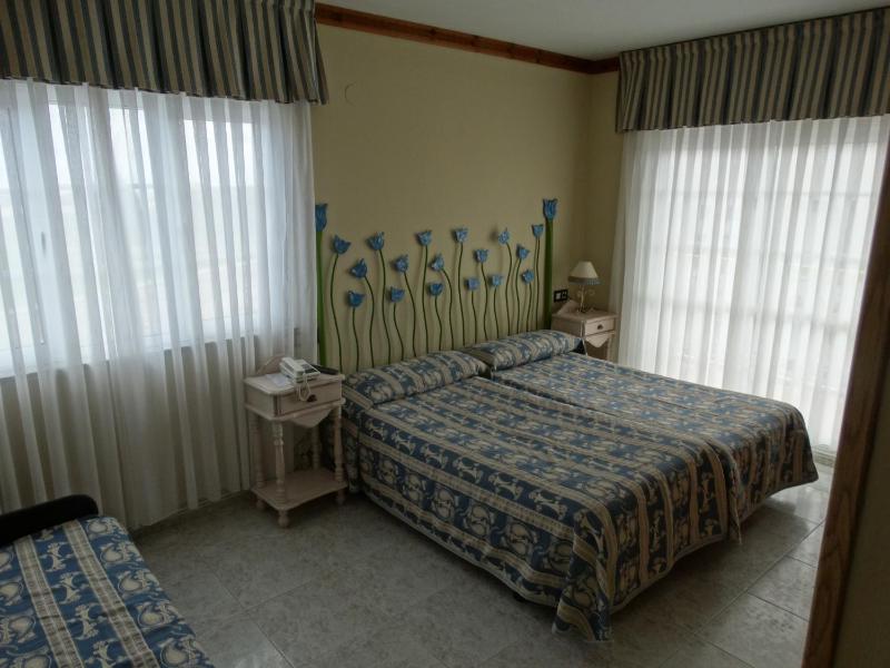Double or Twin Room with Extra Bed (3 Adults) image 3