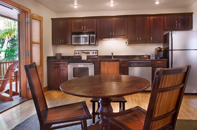 Island City House - image 27