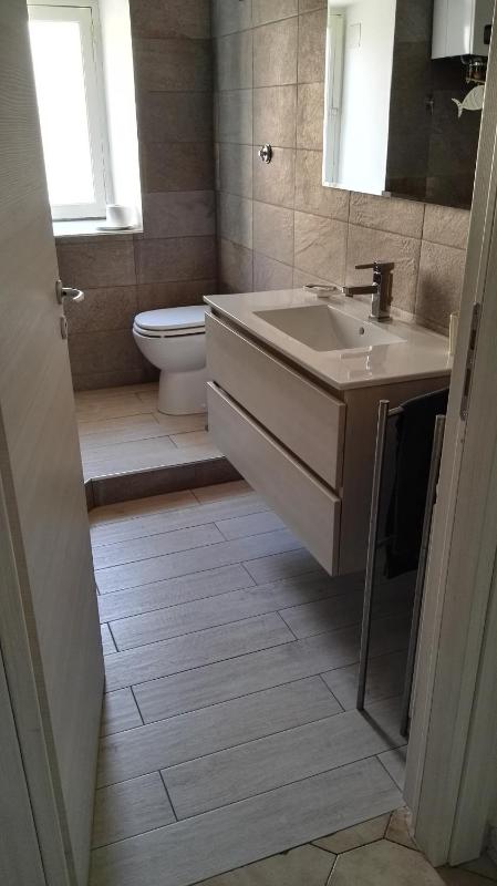 Large Double Room image 1
