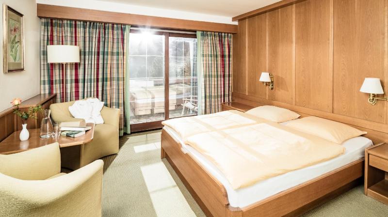 Superior Double Room image 3