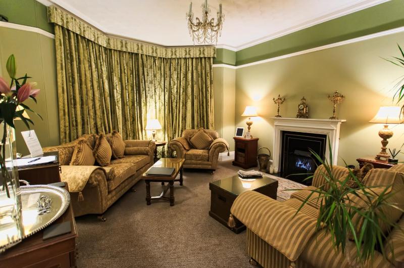 Shoalstone Suite image 3