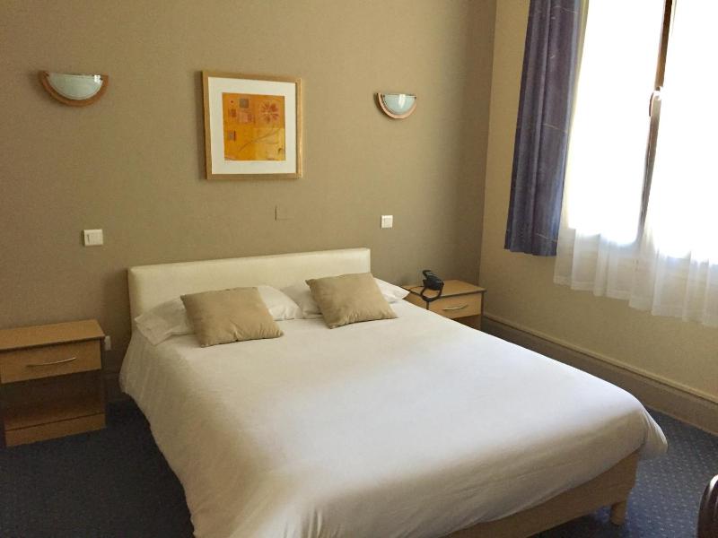 Double Room image 2
