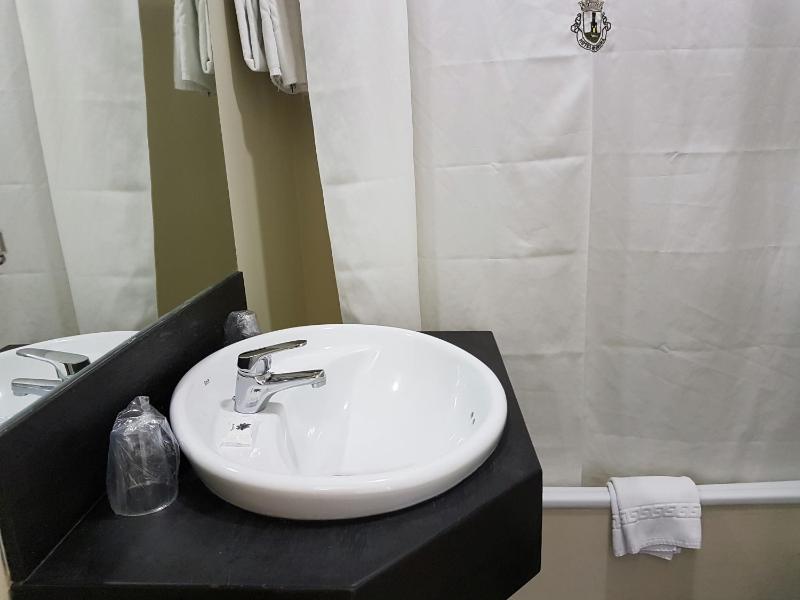 One-Bedroom Apartment image 2