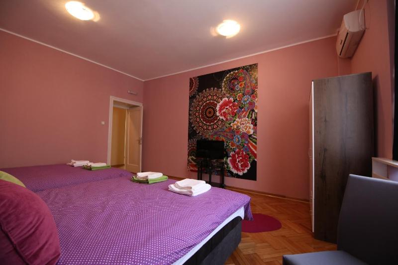 Deluxe Double Room with Two Double Beds image 4