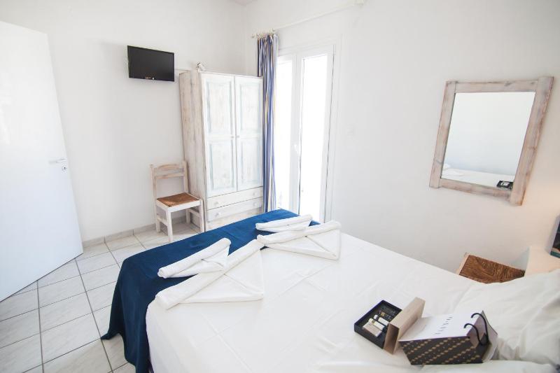 Studio with Sea View (2 Adults) image 3