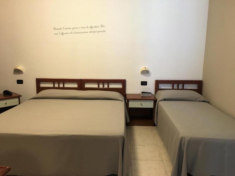 Triple Room image 3