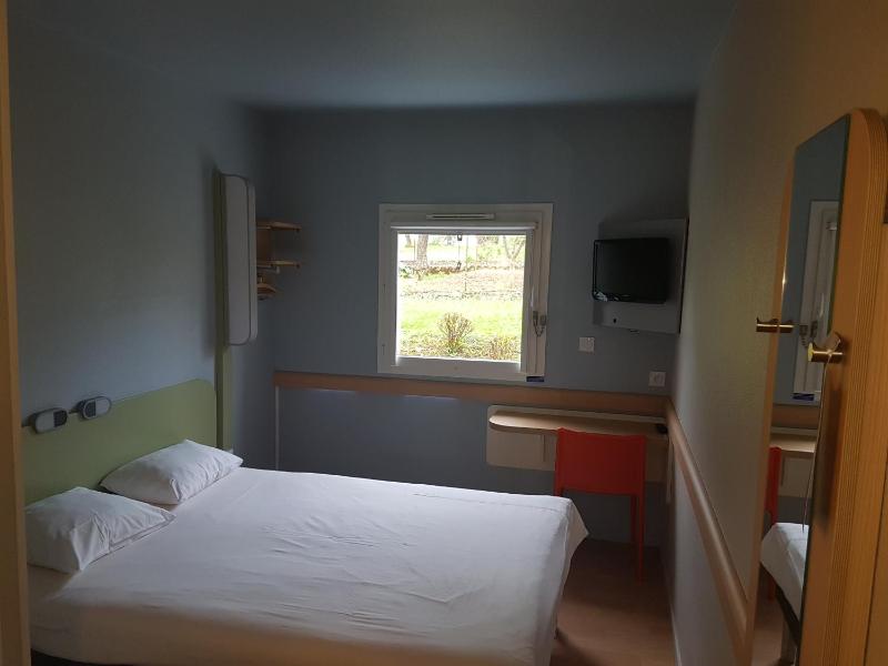 Double Room image 4
