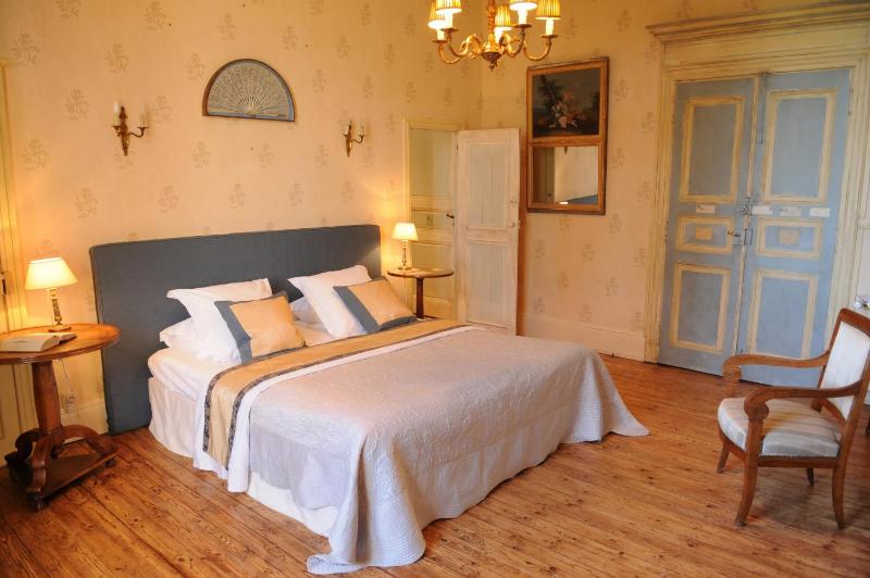 Madame Room image 1