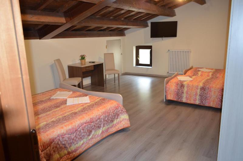 Quadruple Room with Private Bathroom image 3