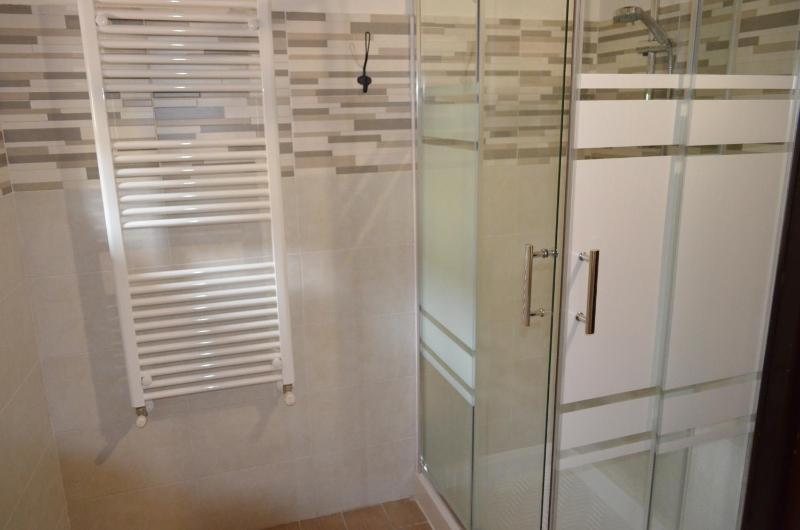 Quadruple Room with Private Bathroom image 2