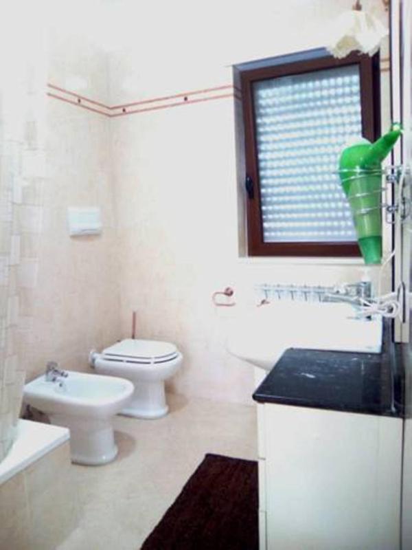 Two-Bedroom House image 3