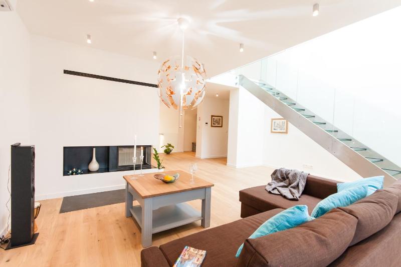 Five-Bedroom Apartment with Terrace image 4