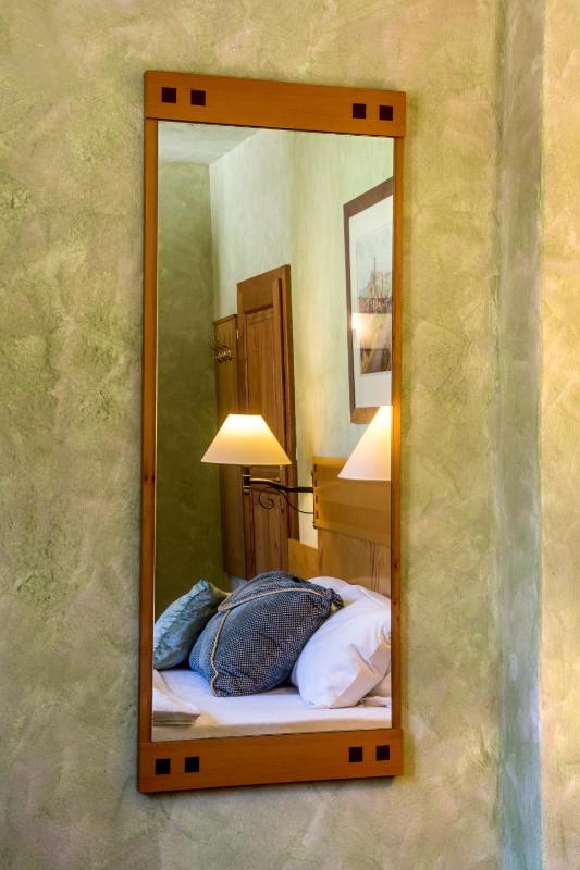 Standard Double Room image 3