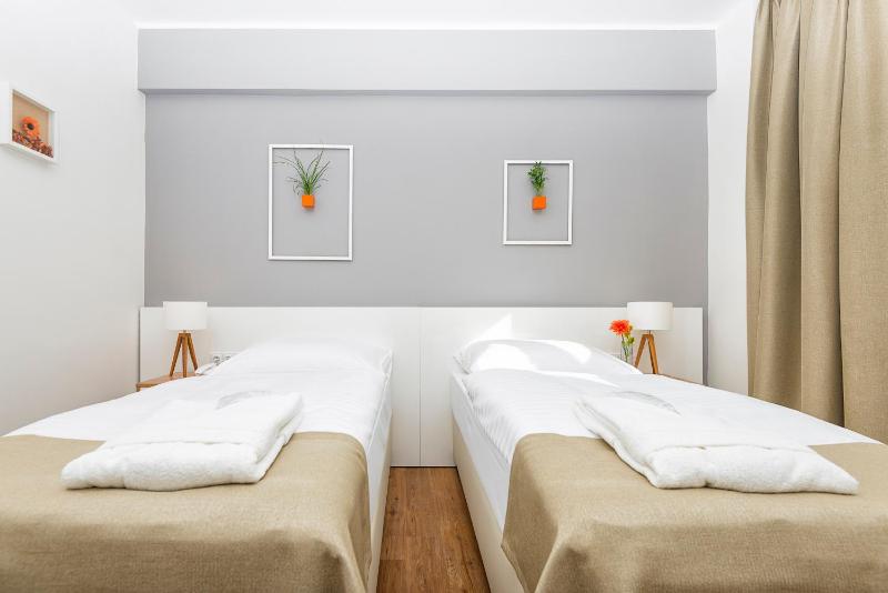 Hotel Garden Court - image 3