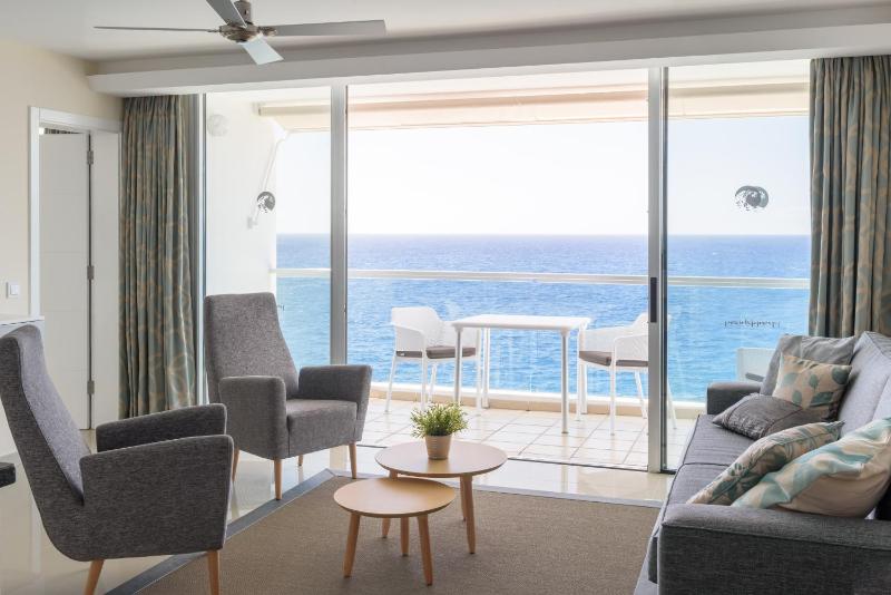 Suite with Sea View image 1
