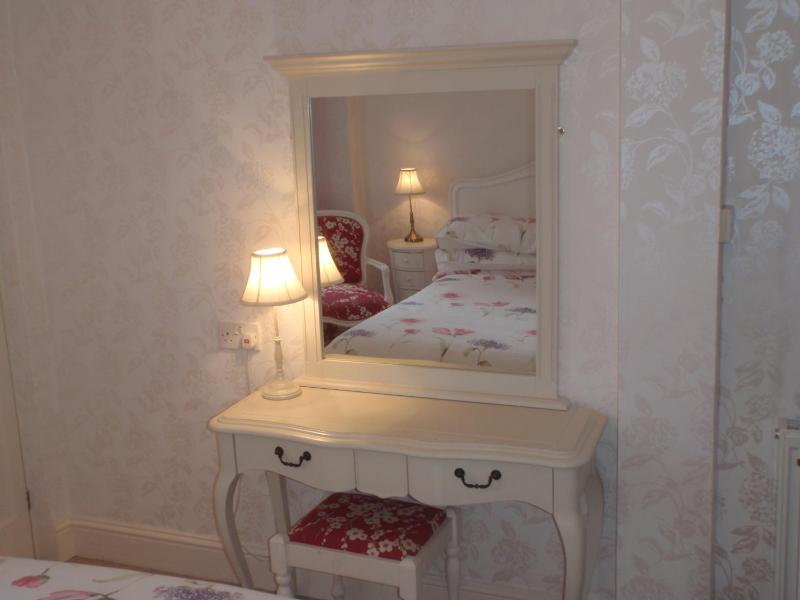 Barnes Fell Apartments - image 22