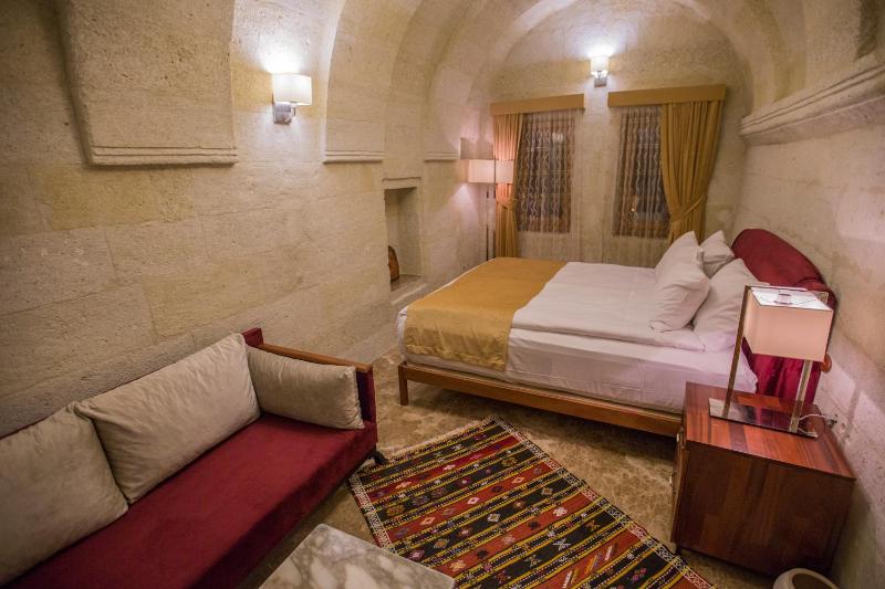 Deluxe Family Suite image 1