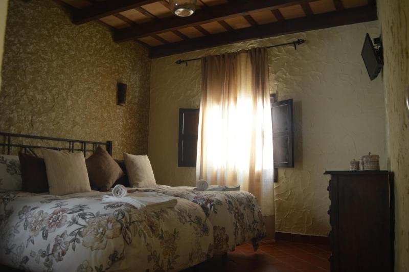 Superior Twin Room image 1