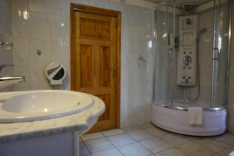 Superior Double Room with Balcony image 4